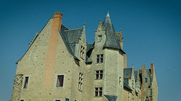 Les chasseurs de fantômes de The Believers tournent un reportage dans un  château de Loire-Atlantique